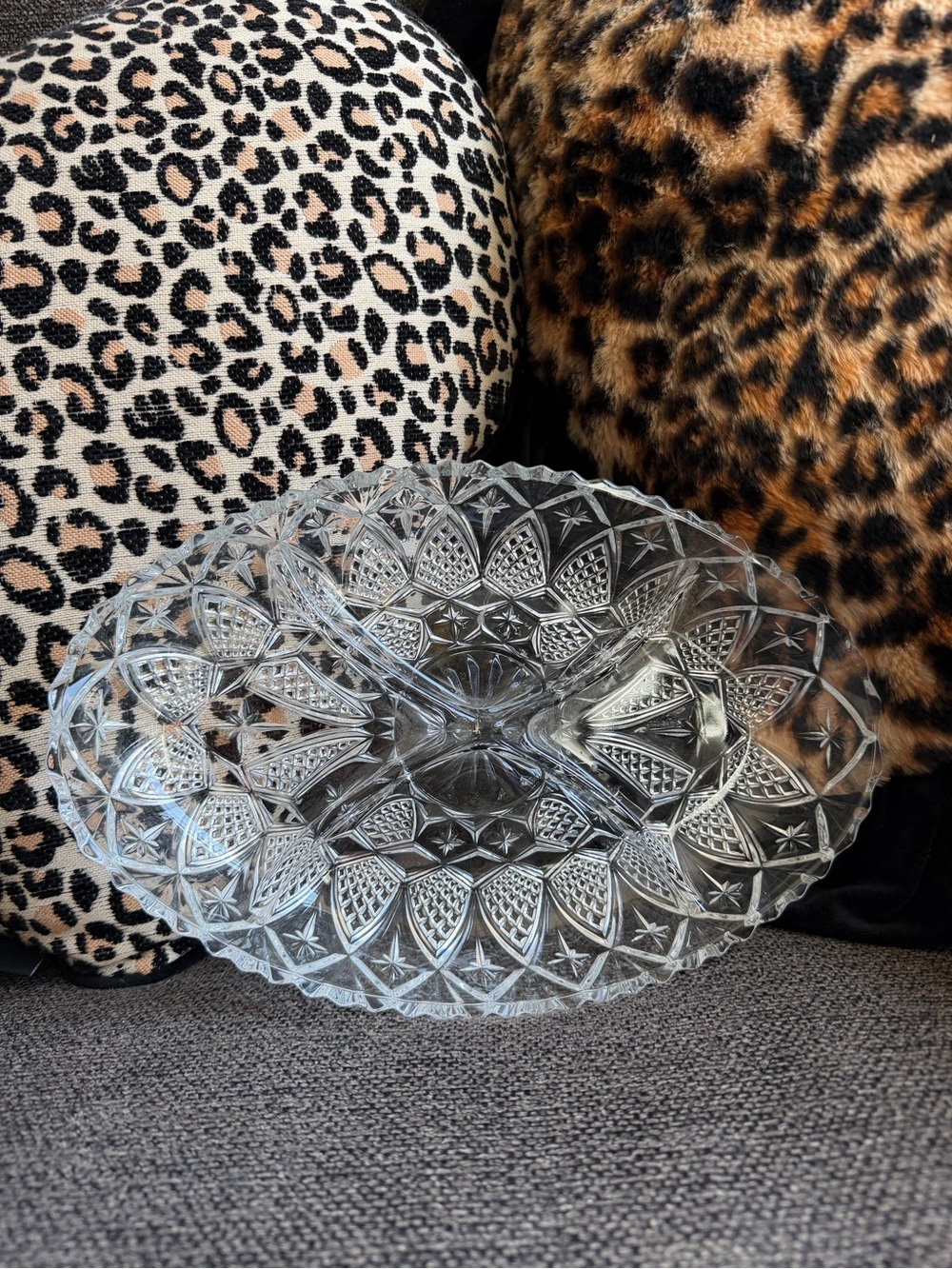 Detailed divided glass serving dish